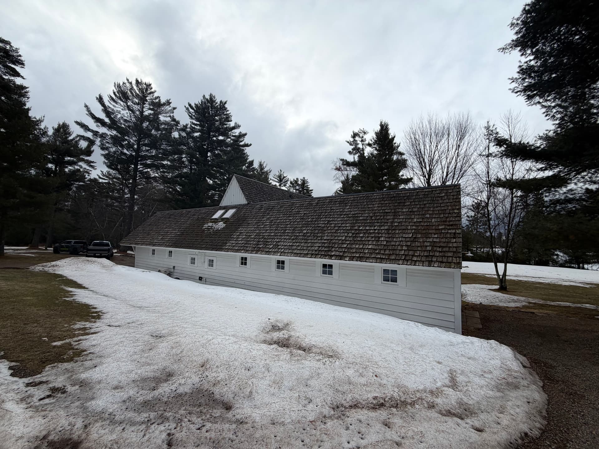 Gallery photos for Full Cedar Shake Roof Replacement on a Duluth Property: Image #3